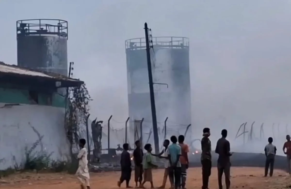 السودان.. اندلاع حريق ضخم إثر هجوم بطائرات مسيرة - فيديو