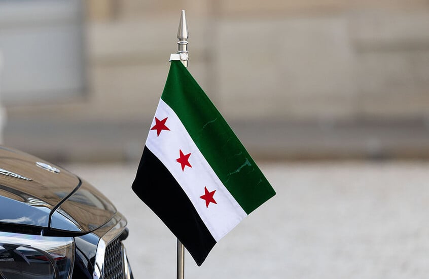 الرئاسة السورية ترحب بقرار ترامب برفع العقوبات المفروضة على سوريا