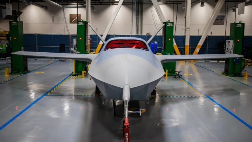 الولايات المتحدة تستعد لاختبار مسيرة تحلق برفقة مقاتلة F-47
