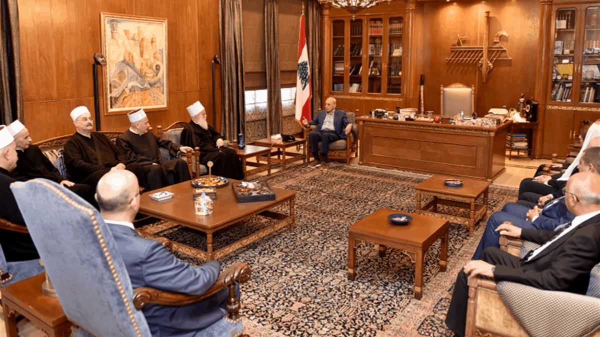 بري تابع مع زواره التطورات وأبرق لنظيره الجزائري مهنئًا