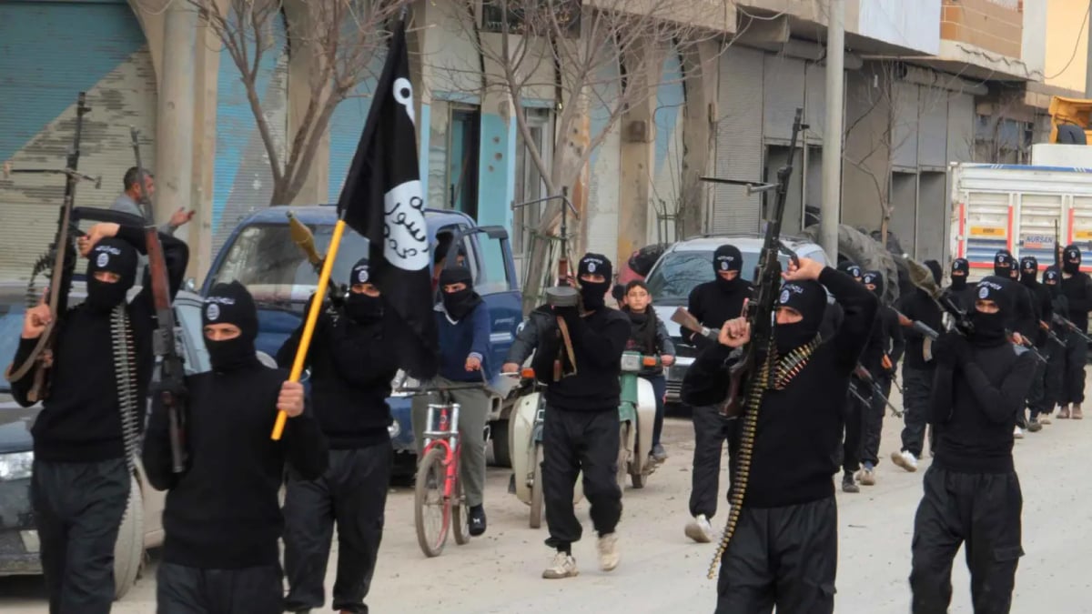 الداخلية السورية: داعش يحاول ضم عناصر من "فلول النظام" إلى صفوفه
