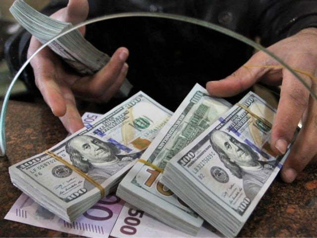 في لبنان: تحويلات ماليّة مشبوهة واحتيال بحسابات مصرفية… ما القصة؟
