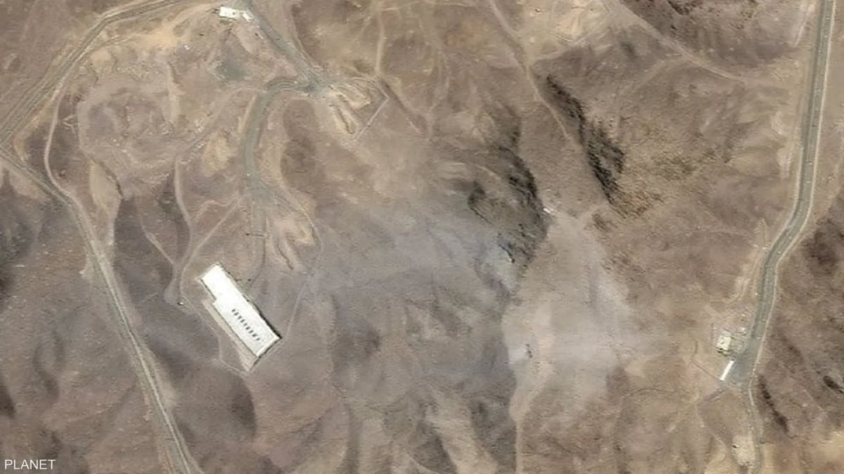 صور.. هكذا بدا محيط منشأة "فوردو" بعد القصف الأميركي