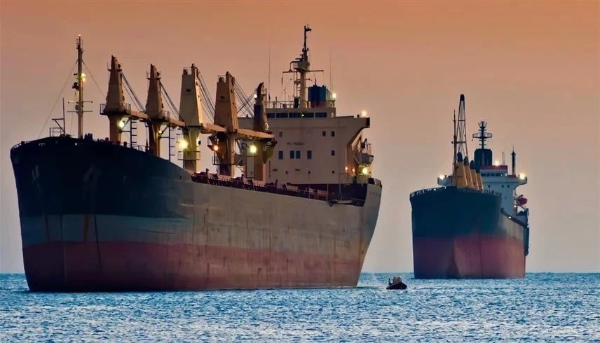 تحذيرات للسفن لتجنب البحر الأحمر ومضيق هرمز