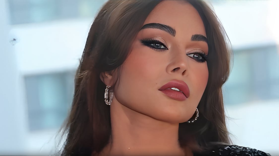 "أيقونة الشرق الأوسط".. تكريم هيفا وهبي بجائزتين في ألمانيا وتعلن عن ألبوم جديد