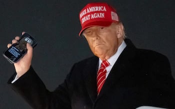 ترامب يدخل عالم الهواتف الذكية بإطلاق "Trump Mobile"