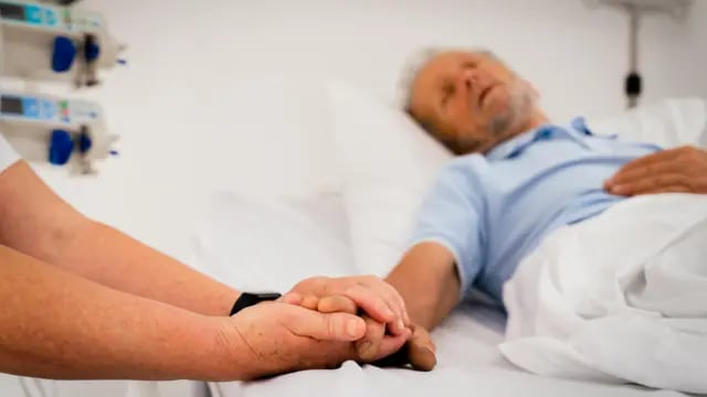 قبل الوفاة بلحظات… هل يعيد الدماغ عرض شريط الحياة؟