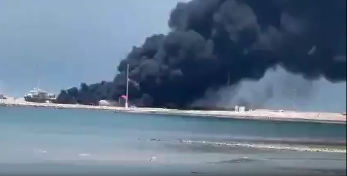 قتلى وجرحى في انفجار عنيف بميناء لنقل الميثانول جنوبي إيران (فيديو)