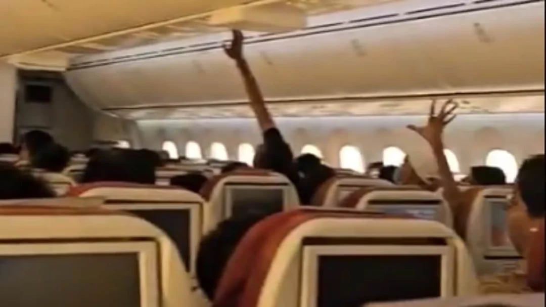 فيديو صادم يوثق تعطل جميع أنظمة الطائرة الهندية المنكوبة قبل تحطمها