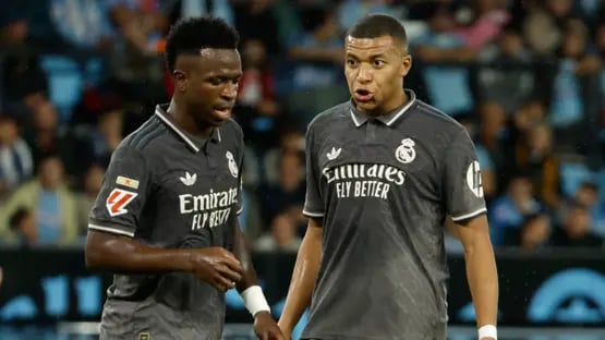 تقرير : ريال مدريد يوقف تجديد عقد فينيسيوس خوفاً من "انقلاب" مبابي