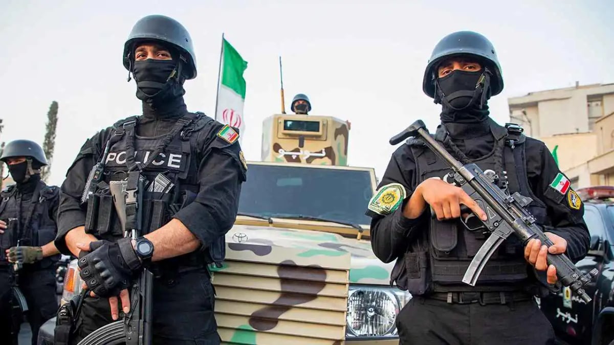 مقتل شرطيين إيرانيين في هجوم على نقطة تفتيش