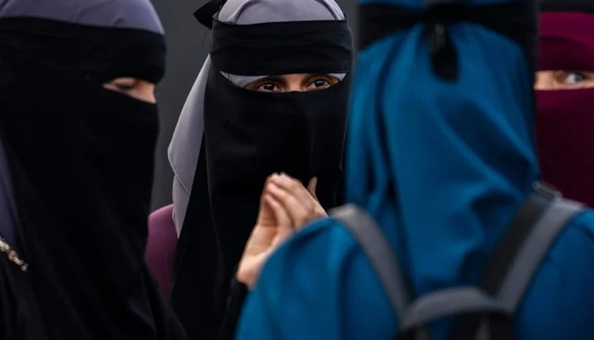 في الأماكن العامة..كازاخستان تحظر النقاب