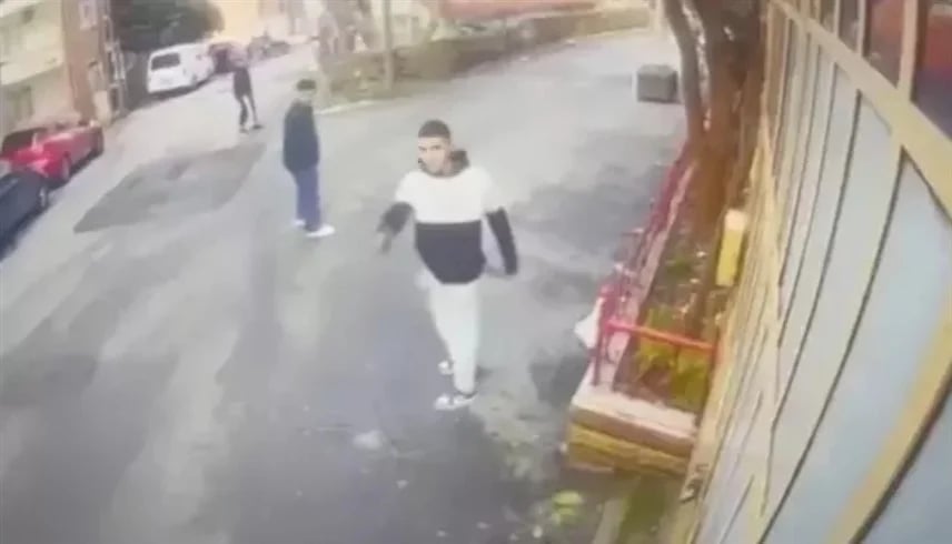 شاهد.. مازح صديقه فأطلق عليه الناري