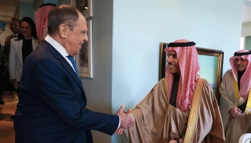 لافروف يعلن أول قمة روسية عربية