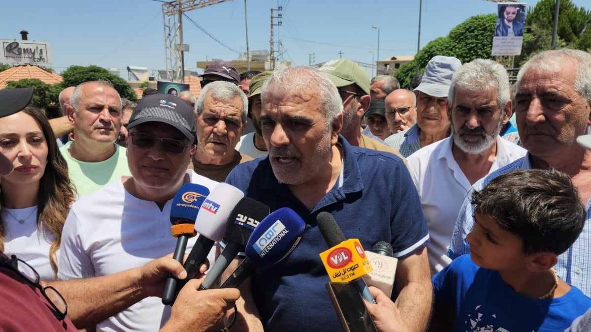 أهالي القاع قطعوا الطريق… ومطر: المنطقة وصلت إلى الخطوط الحمر