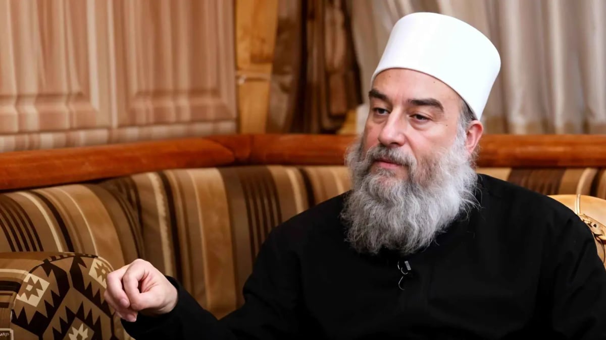 "بيان مضل".. الهجري يكشف المستور ويدعو للقتال في السويداء (فيديو)