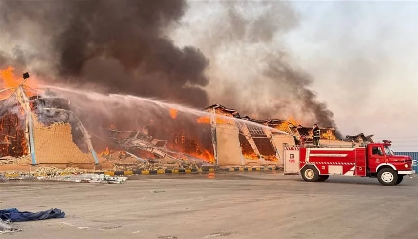 حريق كبير يلتهم منطقة اقتصادية في طهران