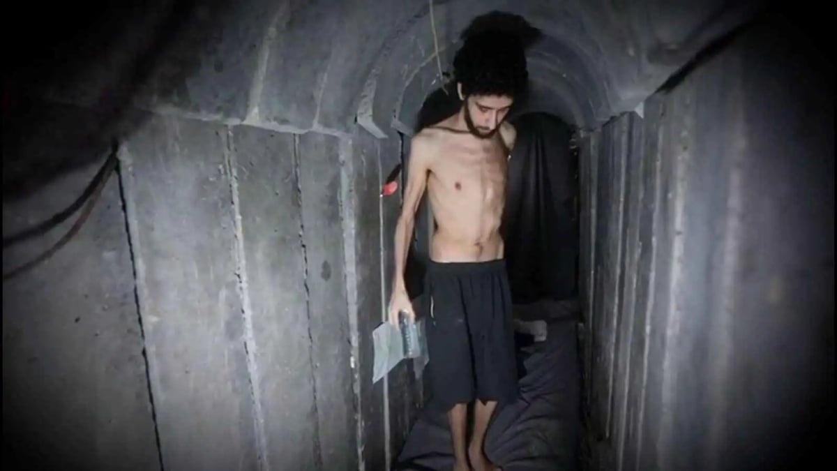 حماس تقول إنها مستعدة للتعامل "بإيجابية" مع أي طلب للصليب الأحمر بإدخال الطعام للأسرى بشرط