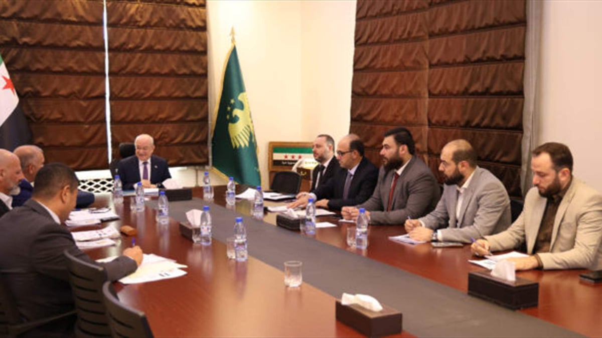 اللجنة السورية اللبنانية للنقل البري تبحث تسهيل حركة الشحن ونقل الركاب