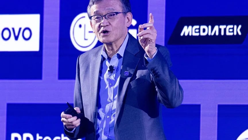 ترمب يدعو الرئيس التنفيذي لشركة Intel للاستقالة بعد شكوك بشأن علاقاته بالصين