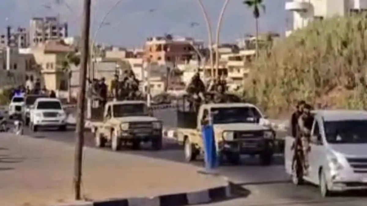 انتشار أمني كثيف في جبلة وسط ترقب وحذر بين العلويين (فيديو)