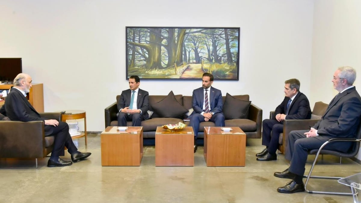 المساعدات القطرية بين جعجع والسفير القطري