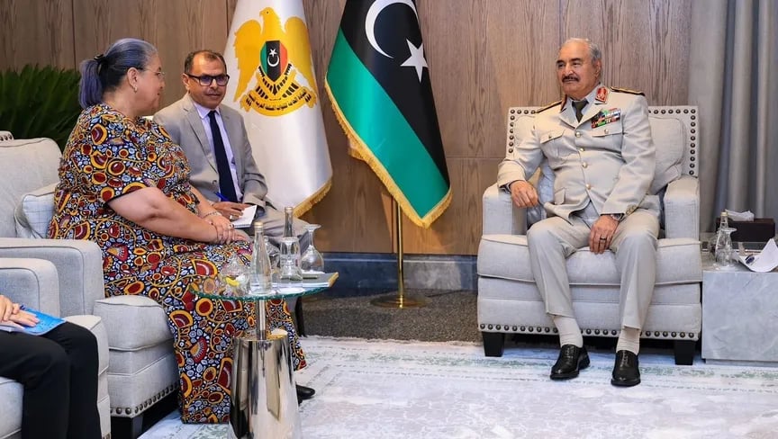 ليبيا.. حفتر يبحث خارطة الطريق مع المبعوثة الأممية ويشددان على أهمية التهدئة بطرابلس