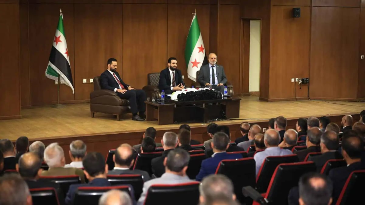 ماذا دار في لقاء وزير الداخلية السوري بضباط منشقين؟