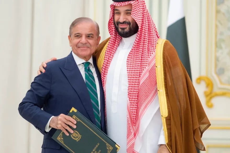اتفاقية سعودية تضع مظلة باكستان النووية في قلب مشهد الأمن بالمنطقة