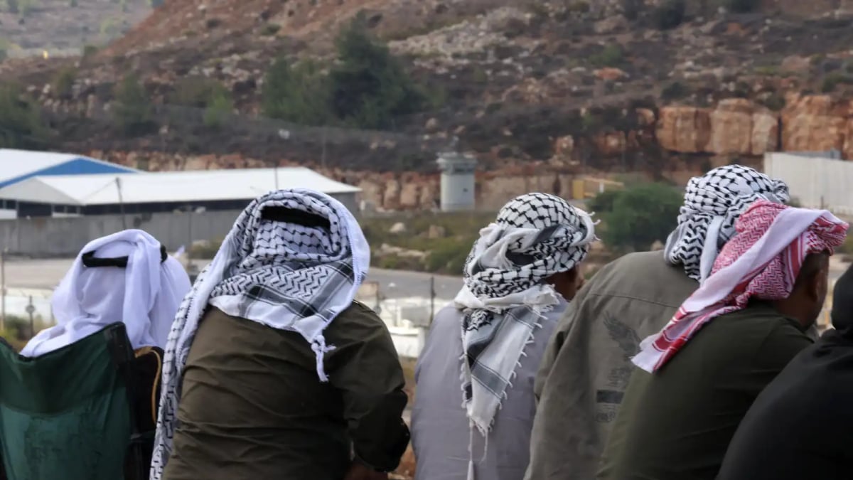 وصول أول حافلة تقل معتقلين فلسطينيين إلى قطاع غزة