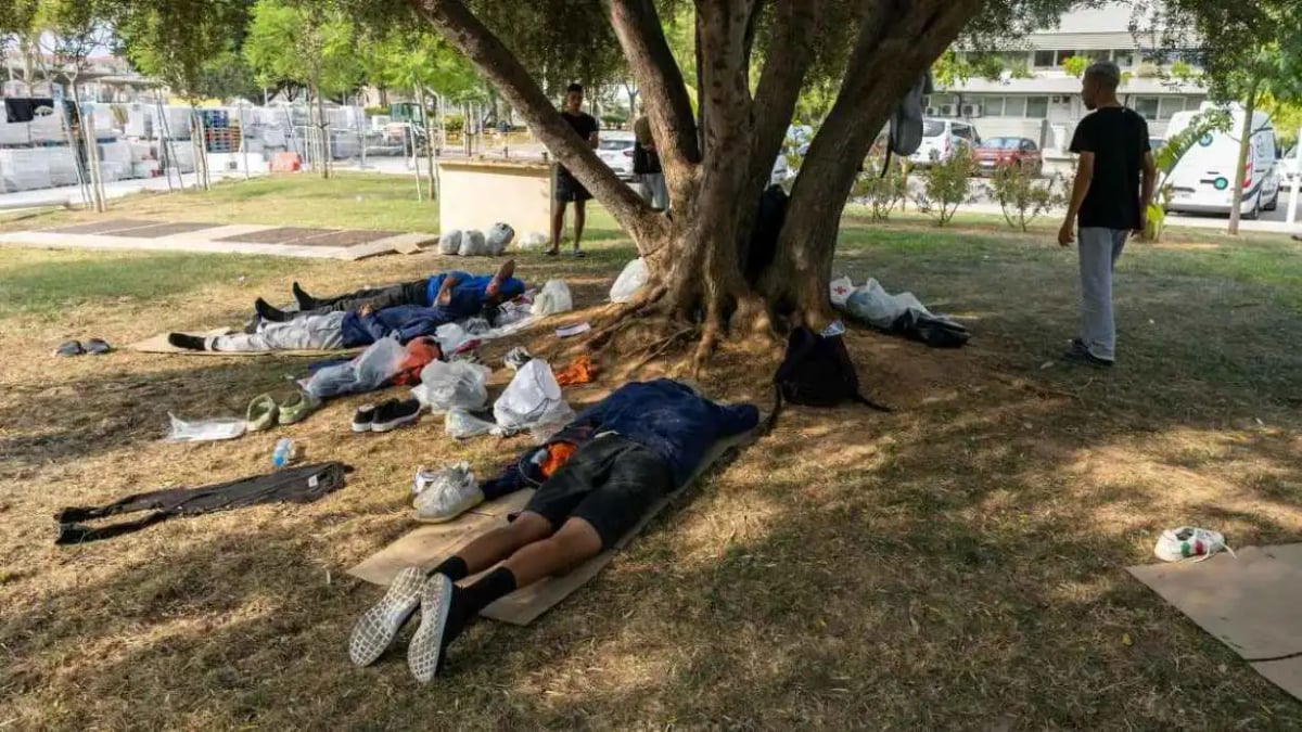 طوارئ بإسبانيا واتهامات بالتقصير.. آلاف المهاجرين "يغزون" جزر البليار