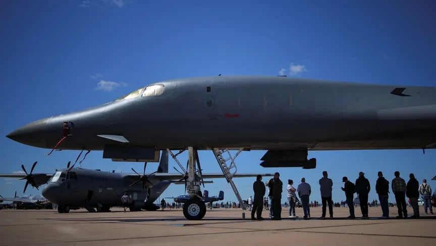 قاذفات B-1 الأميركية الأسرع من الصوت تحلق قرب سواحل فنزويلا