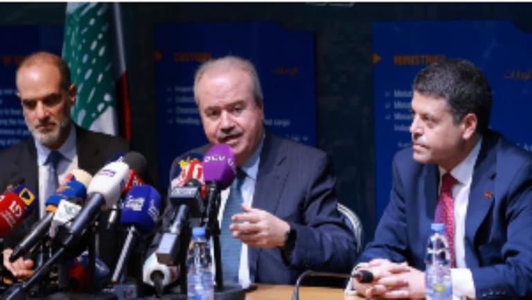 وزيرا المالية والأشغال يتفقدان أجهزة الكشف في مرفأ بيروت
