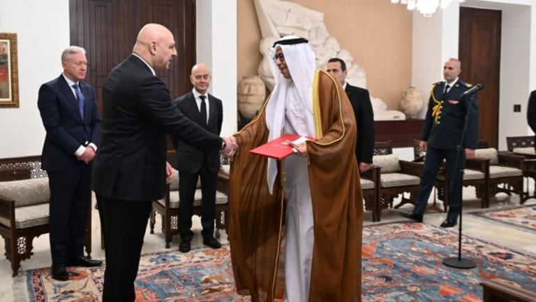 عودة السفير الإماراتي… ماذا أعلنت السفارة؟