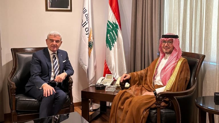 لقاءٌ بين عيسى الخوري وبخاري: المملكة لم ولن تترك لبنان
