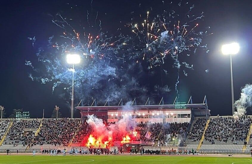 نادٍ مجهول يطيح بالكبار بفضل الذكاء الاصطناعي.. كرة القدم تدخل عهدها الجديد