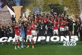 الأهلي يتوّج بطلاً لكأس السوبر المصري للمرة الخامسة توالياً بعد فوزه على الزمالك 2-0