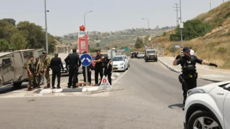 اشتبها بأنّه فلسطيني.. شرطيان يُطلقان النار على إسرائيلي