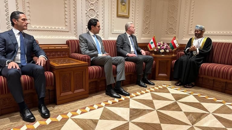 رجي يلتقي نظيره العماني: عُمان تؤكد دعمها لبسط سلطة الحكومة اللبنانية