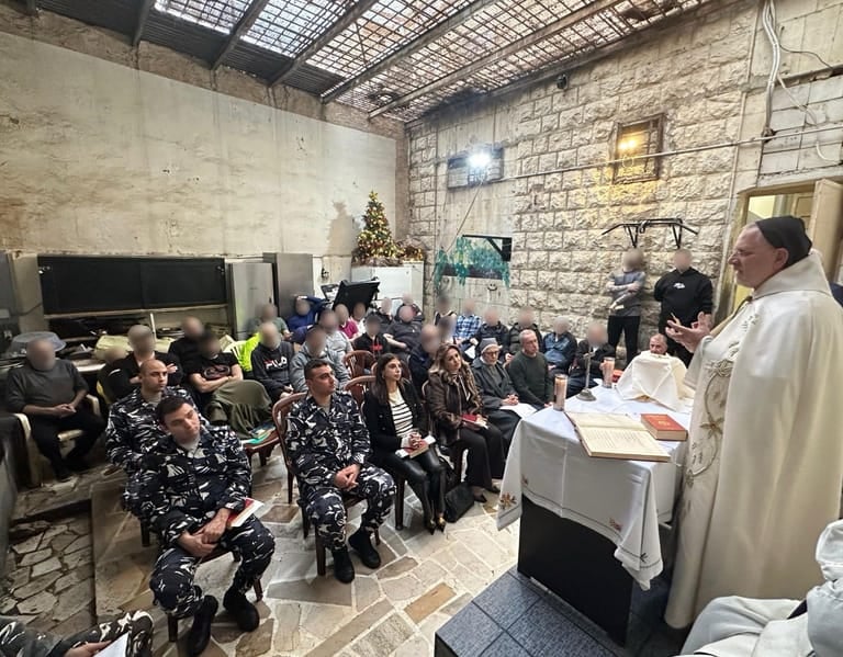 قدّاس الميلاد في سجن جبيل