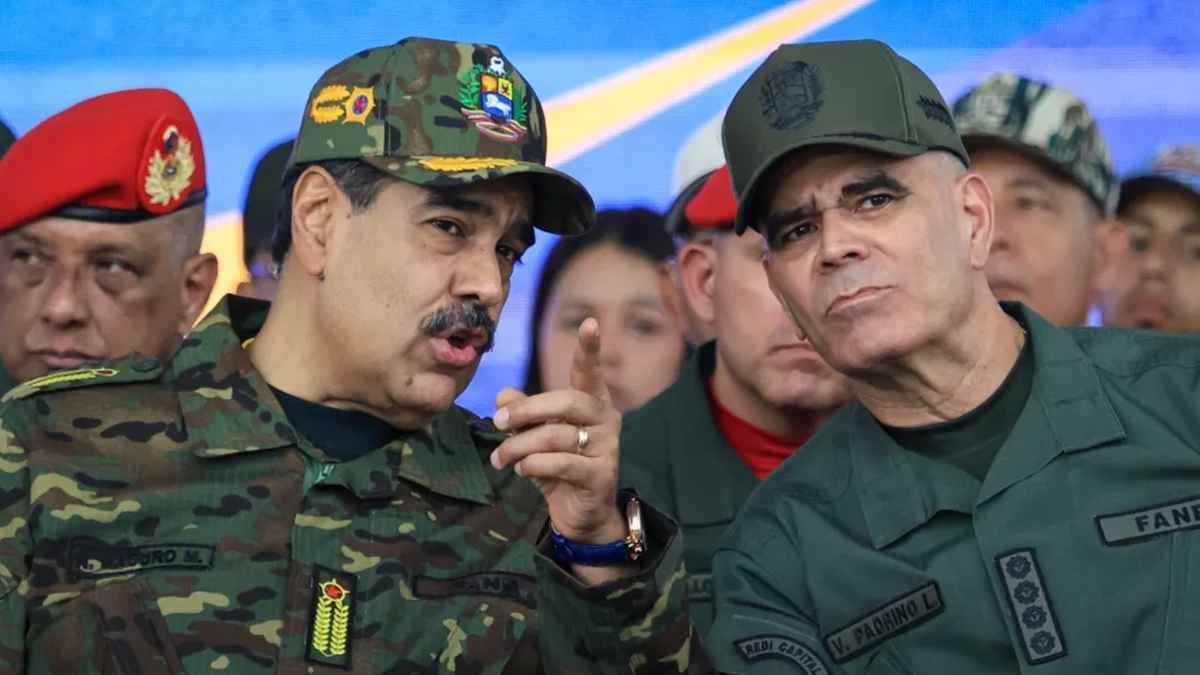 ذراع مادورو في وجه واشنطن.. من هو وزير الدفاع الفنزويلي فلاديمير بادرينو لوبيز؟