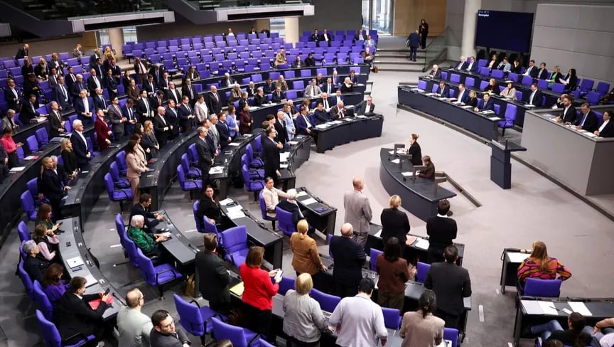 وسط توتر مع روسيا.. البرلمان الألماني يقر قانوناً جديداً للخدمة العسكرية