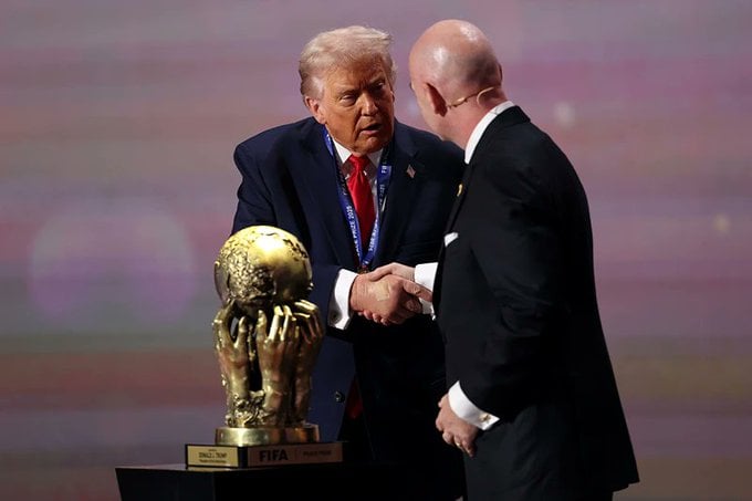 ترامب يخطف الأضواء في قرعة كأس العالم 2026.. وهذه هي مجموعات الدول العربية