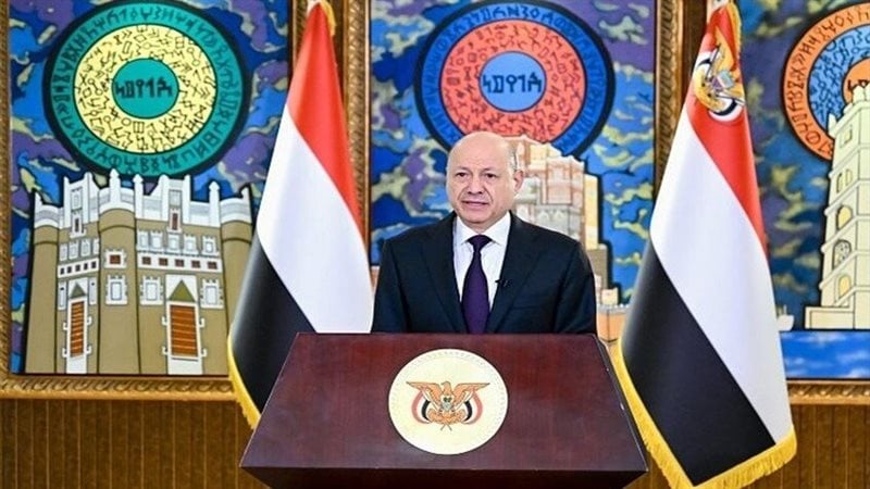 الرئاسة اليمنية تعلن نجاح استلام المعسكرات في حضرموت والمهرة وعدن بشكل كامل