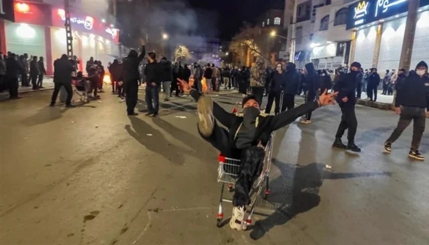 الكونغرس يرد على خامنئي: "أنت ديكتاتور تقف على أجساد الإيرانيين"
