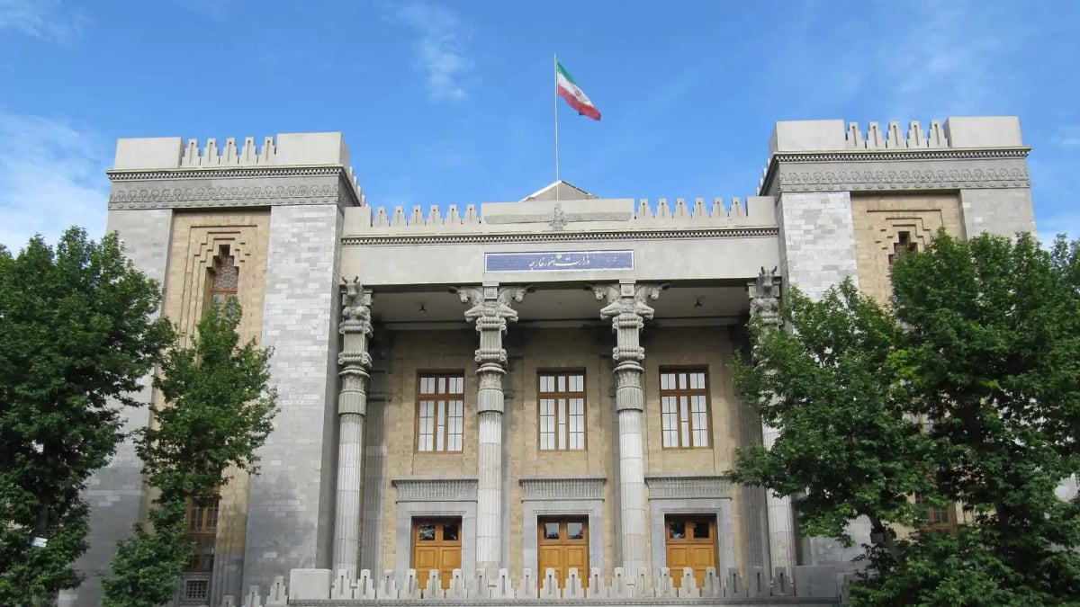 الخارجية الإيرانية تعتبر الضربات الأمريكية انتهاكًا لمذكرة التفاهم