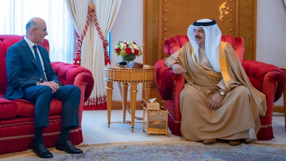 ملك البحرين استقبل الحجار مؤكدًا دعم المملكة لأمن لبنان واستقراره