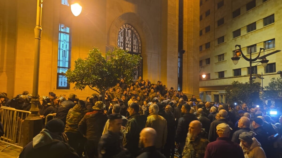 اتفاق بين السلطة والعسكريين بعد اقتحام ساحة النجمة وقطع الطرق