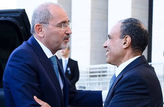 اتصال بين الصفدي وعبدالعاطي.. تشديد على ضرورة وقف الاعتداءات الإسرائيلية على لبنان