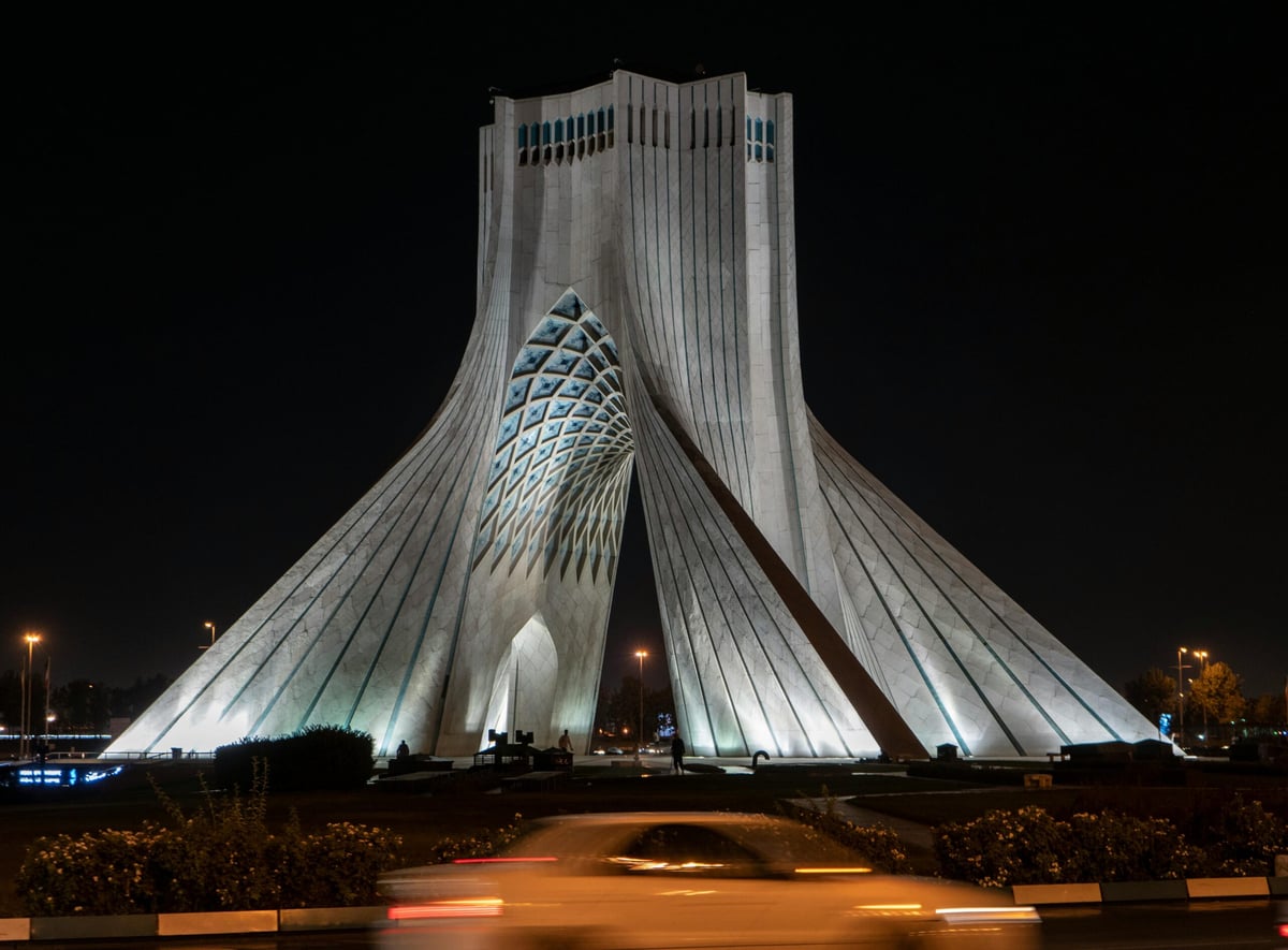 إيران تدعو المواطنين إلى النزول إلى الشوارع لاحتجاجات مضادة على الاضطرابات